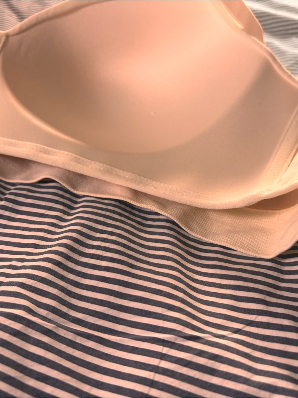 Seamless Cream Everyday Comfort Bra wireless - Picture 4 of 6